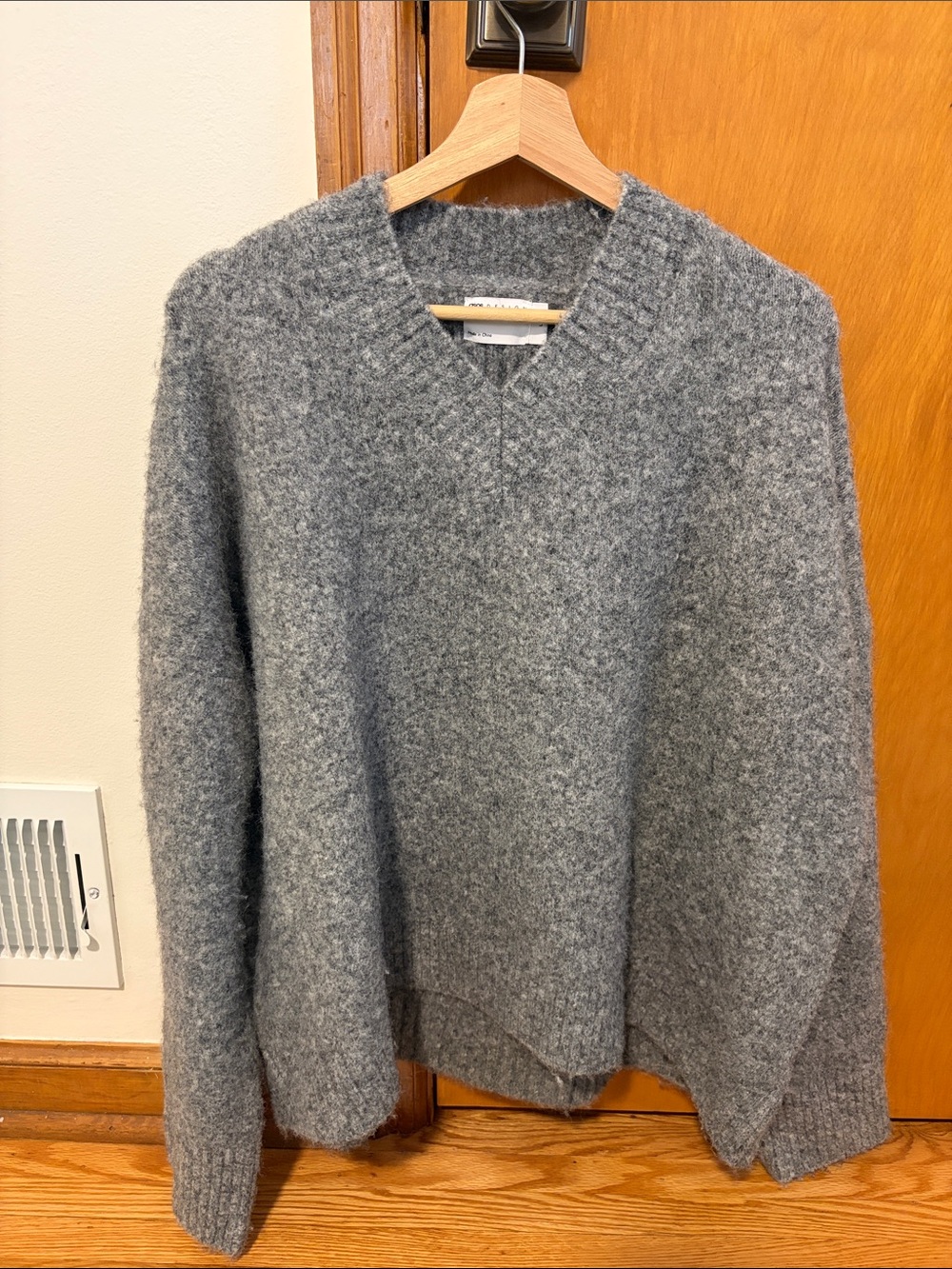 ASOS Gray V-Neck Wool Blend Sweater Size L